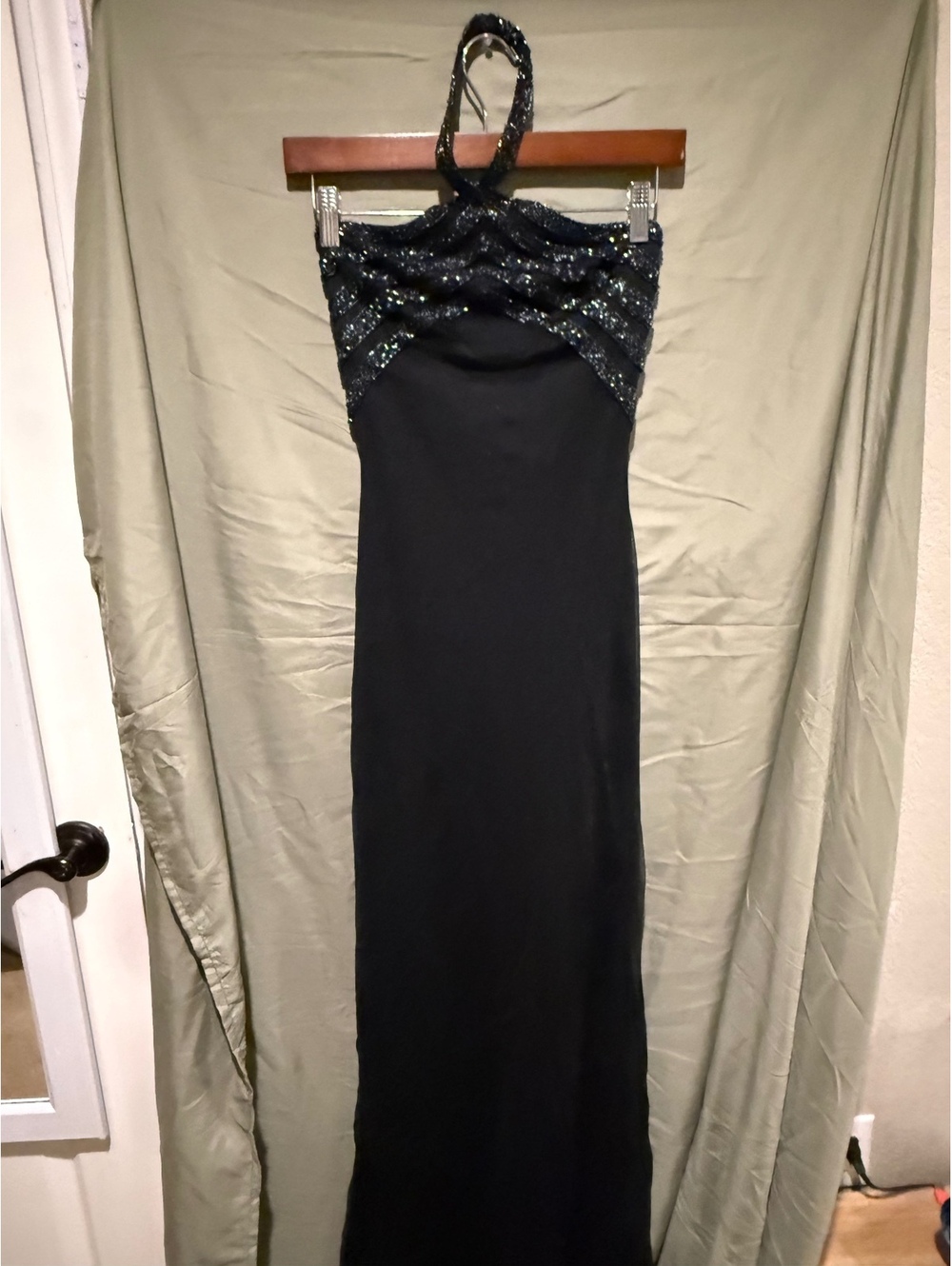 Cache black beaded halter formal gown size 2 - Picture 2 of 7